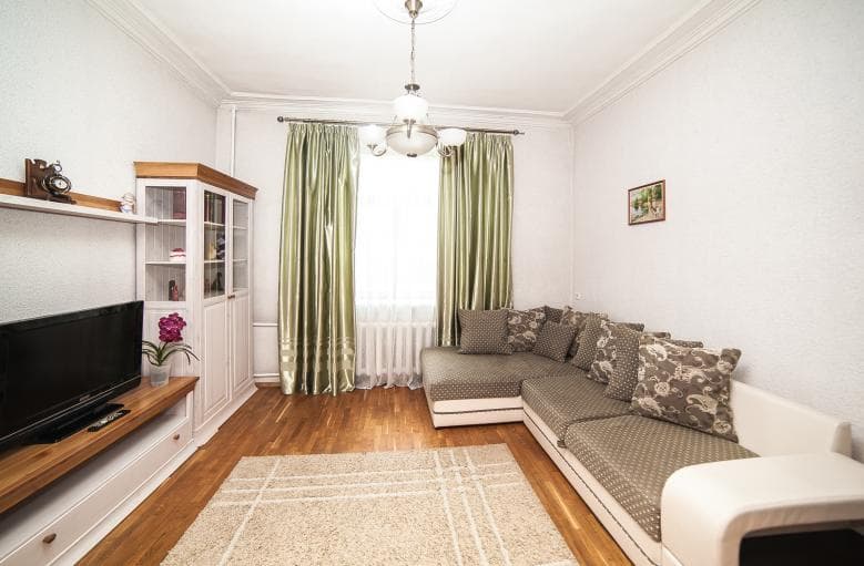 2-комнатная квартира на ул. Захарова 23